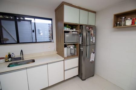 Casa de condomínio à venda com 130m², 3 quartos e 2 vagas Casa de condomínio à venda com 130m², 3 quartos e 2 vagasCozinha