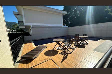 Casa de condomínio à venda com 130m², 3 quartos e 2 vagas Casa de condomínio à venda com 130m², 3 quartos e 2 vagasÁrea comum - Piscina