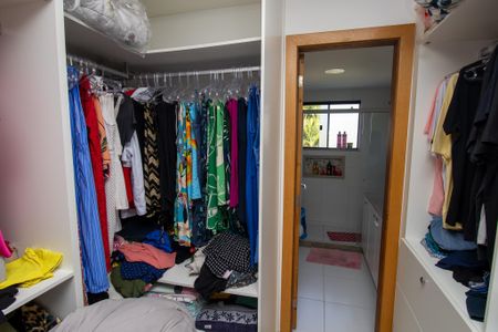 Casa de condomínio à venda com 130m², 3 quartos e 2 vagas Casa de condomínio à venda com 130m², 3 quartos e 2 vagasCloset