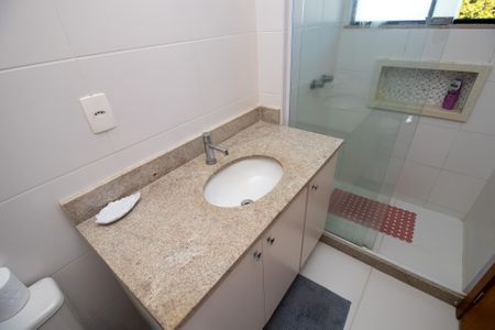 Casa de condomínio à venda com 130m², 3 quartos e 2 vagas Casa de condomínio à venda com 130m², 3 quartos e 2 vagasBanheiro quarto 3