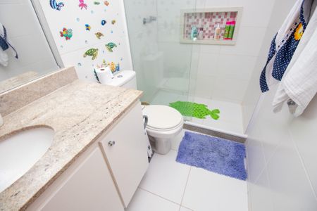 Casa de condomínio à venda com 130m², 3 quartos e 2 vagas Casa de condomínio à venda com 130m², 3 quartos e 2 vagasBanheiro quarto 1