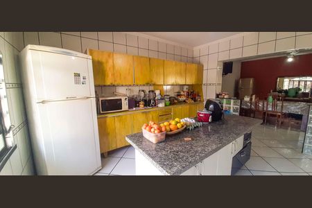 Casa à venda com 350m², 3 quartos e 20 vagas Casa à venda com 350m², 3 quartos e 20 vagasCozinha