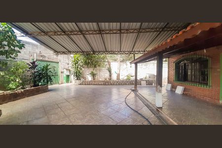 Casa à venda com 350m², 3 quartos e 20 vagas Casa à venda com 350m², 3 quartos e 20 vagasÁrea comum