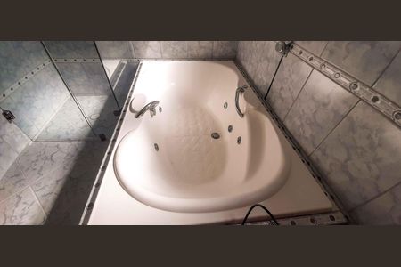 Casa à venda com 350m², 3 quartos e 20 vagas Casa à venda com 350m², 3 quartos e 20 vagasBanheiro do Quarto 1