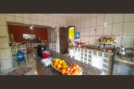 Casa à venda com 350m², 3 quartos e 20 vagas Casa à venda com 350m², 3 quartos e 20 vagasCozinha