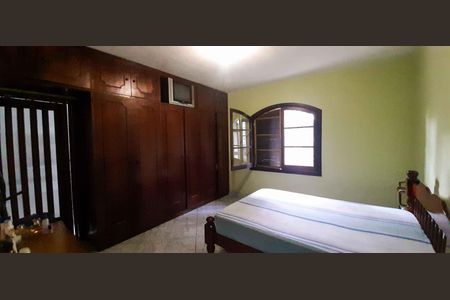 Casa à venda com 350m², 3 quartos e 20 vagas Casa à venda com 350m², 3 quartos e 20 vagasQuarto 1