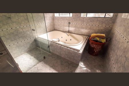 Casa à venda com 350m², 3 quartos e 20 vagas Casa à venda com 350m², 3 quartos e 20 vagasBanheiro do Quarto 1