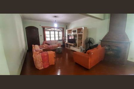 Casa à venda com 350m², 3 quartos e 20 vagas Casa à venda com 350m², 3 quartos e 20 vagasSala