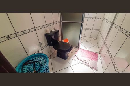 Casa à venda com 350m², 3 quartos e 20 vagas Casa à venda com 350m², 3 quartos e 20 vagasBanheiro Social