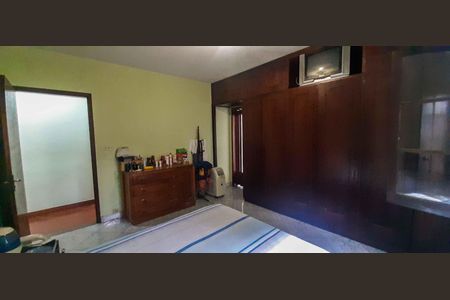 Casa à venda com 350m², 3 quartos e 20 vagas Casa à venda com 350m², 3 quartos e 20 vagasQuarto 1