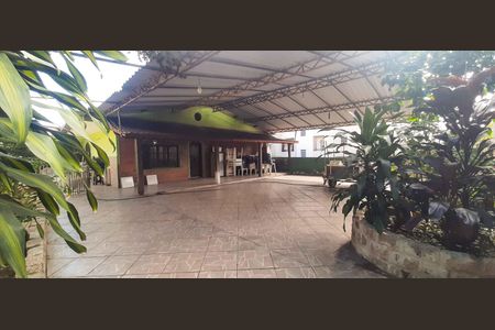 Casa à venda com 350m², 3 quartos e 20 vagas Casa à venda com 350m², 3 quartos e 20 vagasÁrea comum