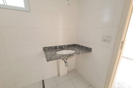 Apartamento à venda com 76m², 3 quartos e 2 vagasBanheiro da Suíte