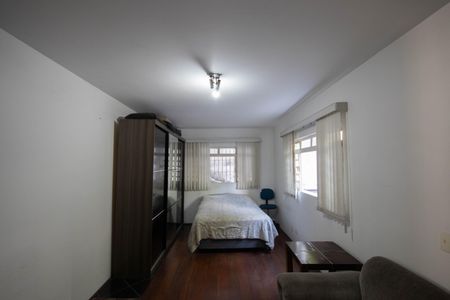 Casa para alugar com 264m², 4 quartos e 3 vagasQuarto 1