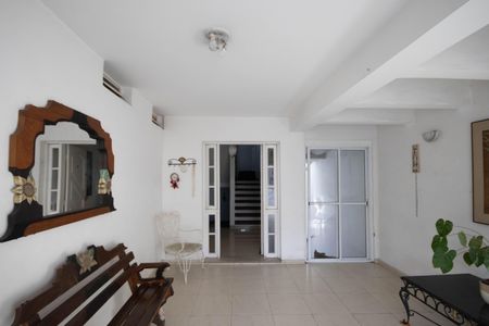 Casa para alugar com 264m², 4 quartos e 3 vagasHall