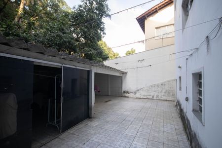 Casa para alugar com 264m², 4 quartos e 3 vagasQuintal