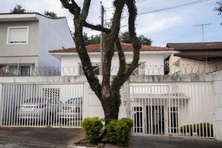 Casa para alugar com 264m², 4 quartos e 3 vagasFachada