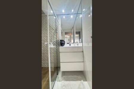 Apartamento à venda com 55m², 2 quartos e 1 vaga Apartamento à venda com 55m², 2 quartos e 1 vagaBanheiro