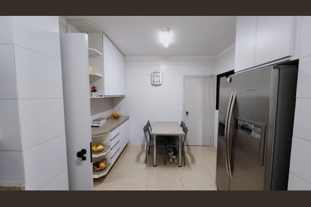 Apartamento à venda com 211m², 3 quartos e 2 vagasCozinha 