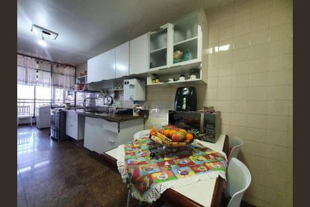 Apartamento à venda com 136m², 4 quartos e 2 vagas