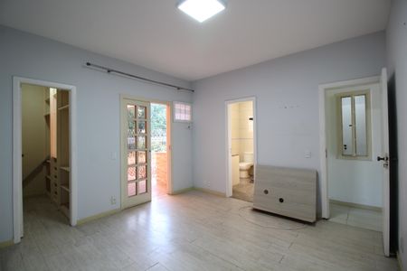 Casa de condomínio à venda com 350m², 5 quartos e 2 vagasQuarto 4 - Suíte