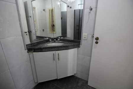 Casa de condomínio à venda com 350m², 5 quartos e 2 vagasBanheiro Social