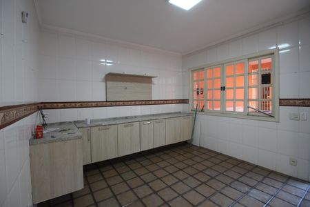 Casa de condomínio à venda com 350m², 5 quartos e 2 vagasCozinha - Copa