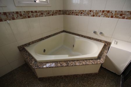 Casa de condomínio à venda com 350m², 5 quartos e 2 vagasQuarto 5 - Banheiro