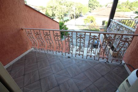 Casa de condomínio à venda com 350m², 5 quartos e 2 vagasQuarto 5 - Varanda