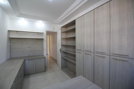 Casa de condomínio à venda com 350m², 5 quartos e 2 vagasQuarto 3