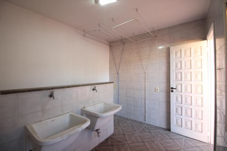 Casa de condomínio à venda com 350m², 5 quartos e 2 vagasÁrea de Serviço