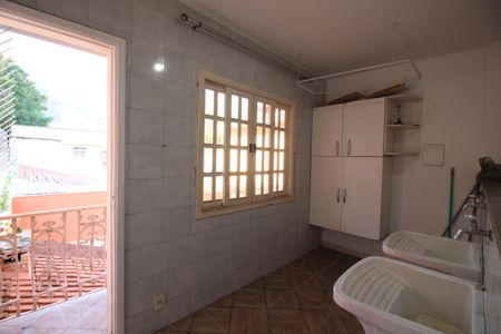Casa de condomínio à venda com 350m², 5 quartos e 2 vagasÁrea de Serviço