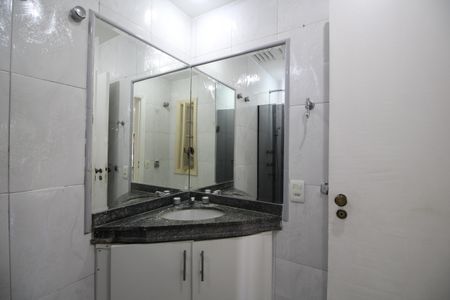 Casa de condomínio à venda com 350m², 5 quartos e 2 vagasBanheiro Social