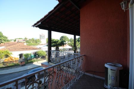 Casa de condomínio à venda com 350m², 5 quartos e 2 vagasQuarto 5 - Varanda