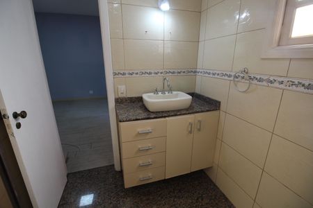 Casa de condomínio à venda com 350m², 5 quartos e 2 vagasQuarto 4 - Banheiro