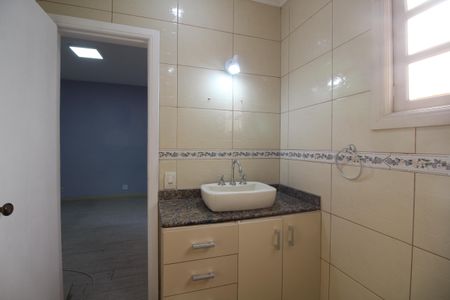 Casa de condomínio à venda com 350m², 5 quartos e 2 vagasQuarto 4 - Banheiro