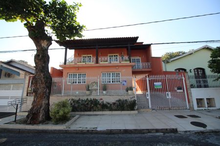Casa de condomínio à venda com 350m², 5 quartos e 2 vagasFachada