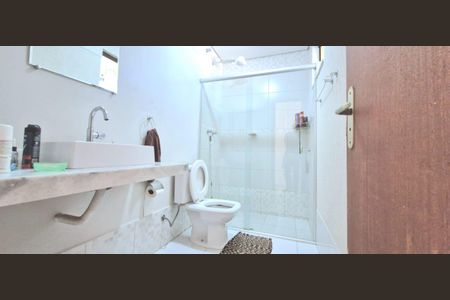 Casa de condomínio à venda com 100m², 2 quartos e 4 vagas Casa de condomínio à venda com 100m², 2 quartos e 4 vagasBanheiro