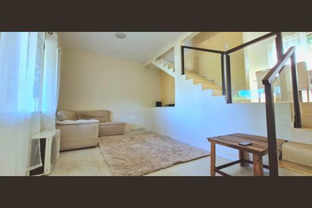 Casa de condomínio à venda com 100m², 2 quartos e 4 vagas Casa de condomínio à venda com 100m², 2 quartos e 4 vagasSala