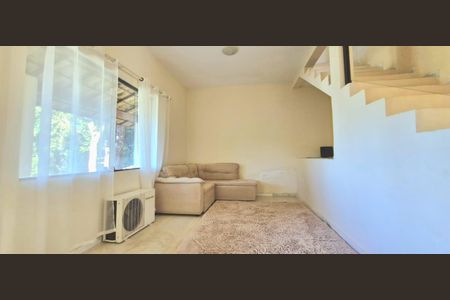 Casa de condomínio à venda com 100m², 2 quartos e 4 vagas Casa de condomínio à venda com 100m², 2 quartos e 4 vagasSala