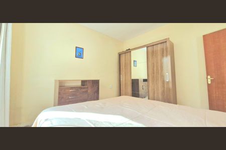 Casa de condomínio à venda com 100m², 2 quartos e 4 vagas Casa de condomínio à venda com 100m², 2 quartos e 4 vagasQuarto