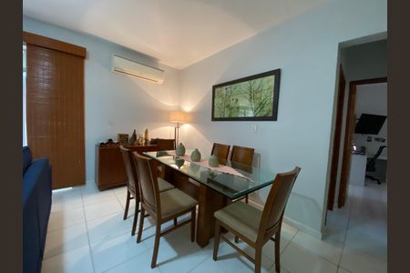 Apartamento à venda com 83m², 2 quartos e 2 vagasSala