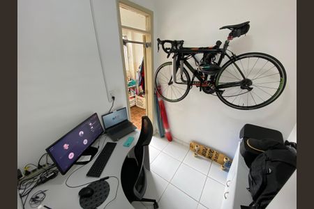 Apartamento à venda com 83m², 2 quartos e 2 vagasQuarto de Serviço