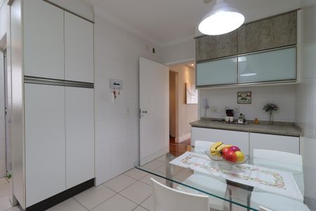 Apartamento à venda com 130m², 3 quartos e 3 vagasCozinha