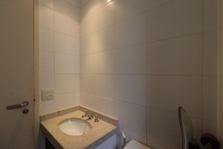 Apartamento à venda com 130m², 3 quartos e 3 vagasBanheiro da Suíte 2