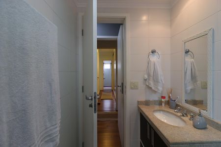 Apartamento à venda com 130m², 3 quartos e 3 vagasBanheiro da Suíte 1