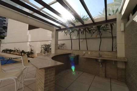 Apartamento à venda com 130m², 3 quartos e 3 vagasÁrea Comum - Piscina