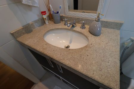 Apartamento à venda com 130m², 3 quartos e 3 vagasBanheiro da Suíte 1 - Pia