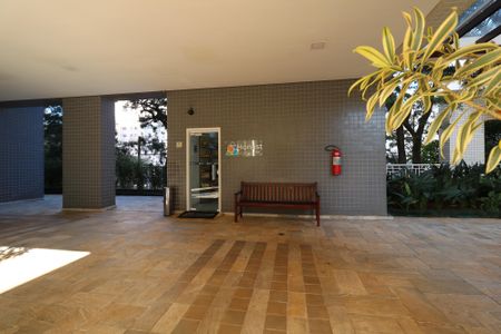 Apartamento à venda com 130m², 3 quartos e 3 vagasÁrea Comum - Mercadinho 24h