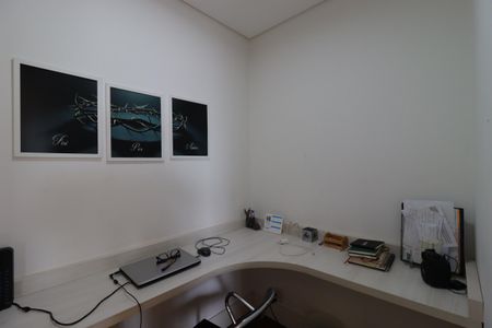 Apartamento à venda com 130m², 3 quartos e 3 vagasEscritório