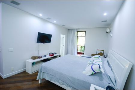 Apartamento à venda com 340m², 4 quartos e 3 vagasSuíte 2